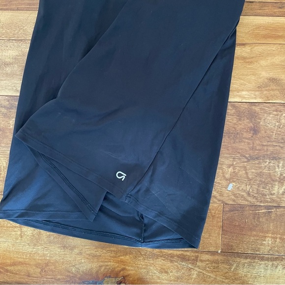 GAPFIT Black Tank with Vibrant Straps - Picture 3 of 6